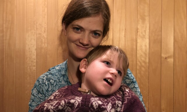 Mor til syke Aurora (3): - Regjeringen har satt en dato for når barnet må skynde seg å dø